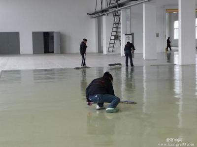 頂天保潔公司 專業(yè)清除頑固污跡，守護建筑清潔之美